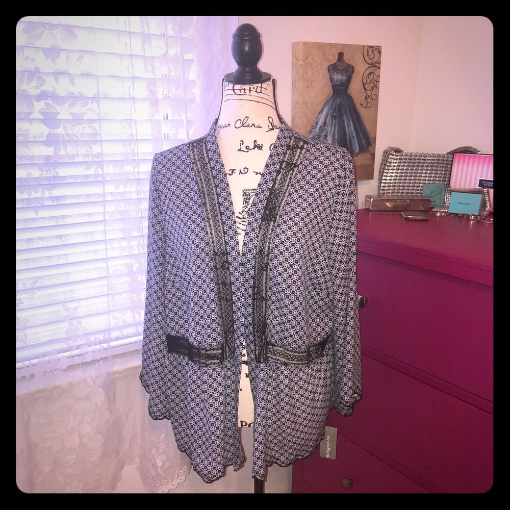 Lightweight White and Black cardigan XL